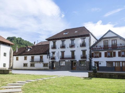 Hotel Rural Auñamendi