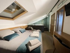 Hostal Bar Restaurante Ibaisek