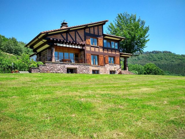 Casa Estebanea