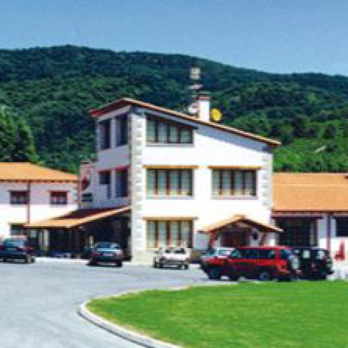 HOTEL RESTAURANTE GAU TXORI
